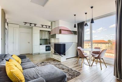 Apartament cu 2 camere semidecomandat, mobilat în Central