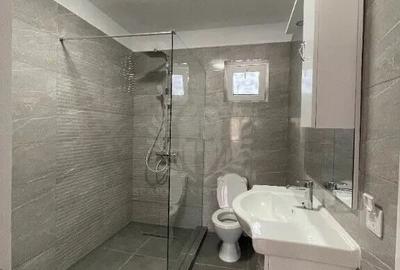 Casă cu 5 camere cu Teren 22 Mp în Central