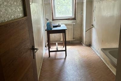 Garsonieră decomandată în Vitan - 5