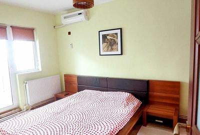 Apartament cu 3 camere decomandat, mobilat în Micro 17 - 2