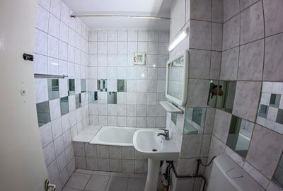 Apartament cu 3 camere decomandat în 9 Mai - 10