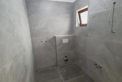 Casă cu Teren 259 Mp în Plopi