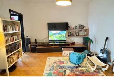 Apartament cu 4 camere în Armeneasca