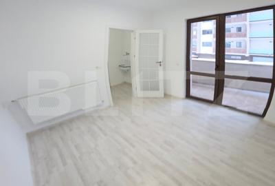 Apartament cu 3 camere decomandat în Independenței