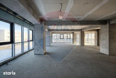 Spațiu comercial, de 954.81 mp, în Boema