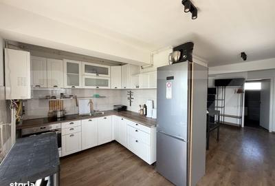 Apartament cu 3 camere semidecomandat în Calea Turzii