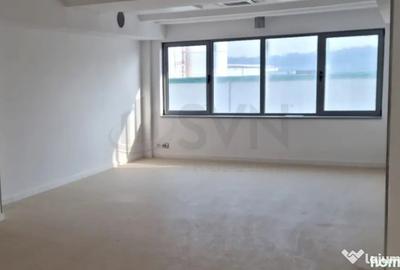 Spațiu comercial, de 240 mp, în Central