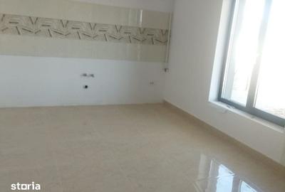 Casă cu 4 camere cu Teren 380 Mp în Miroslava - 2