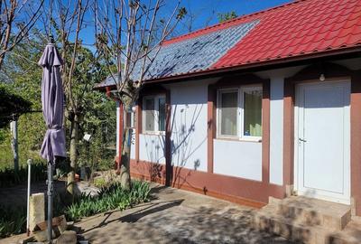 Casă cu 2 camere cu Teren 1837 Mp în Central