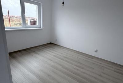 Casă cu 3 camere cu Teren 500 Mp în Sânpetru