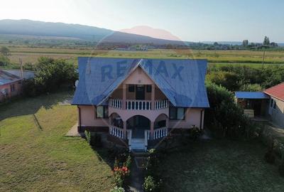 Casă individuală cu 6 camere cu Teren 1526 Mp în Bolotești - 1