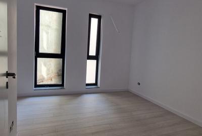 Apartament cu 5 camere semidecomandat în Timpuri Noi - 12