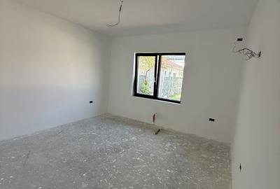 Casă cu 4 camere în Cumpăna