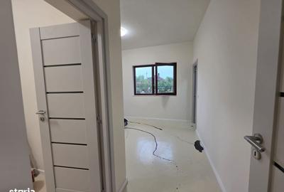 Casă cu 4 camere în Baziaș