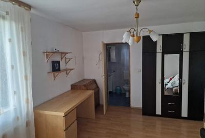 Garsonieră semidecomandată în Drumul Carului