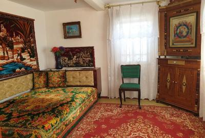 Casă cu 4 camere cu Teren 1853 Mp în Sarichioi