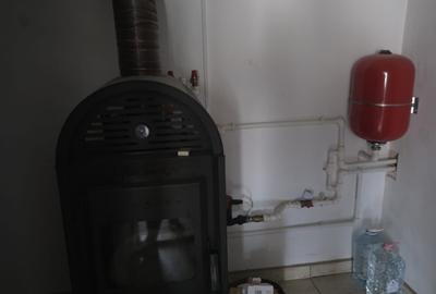 Casă cu 4 camere în Țipărești