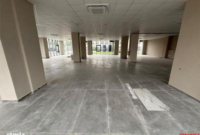 Spațiu comercial, de 430 mp, în Central