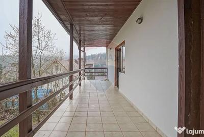 Casă cu 6 camere cu Teren 608 Mp în Central - 1