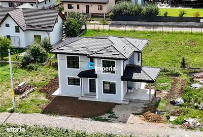 Casă cu 4 camere în Valea Ursului