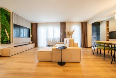 Apartament cu 4 camere decomandat în Mihai Viteazul