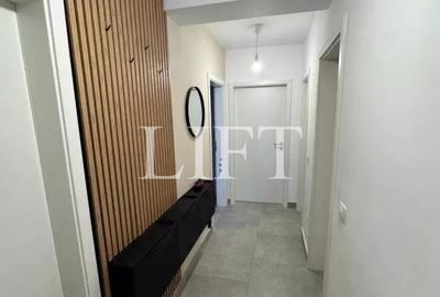 Apartament cu 2 camere decomandat în Tractorul
