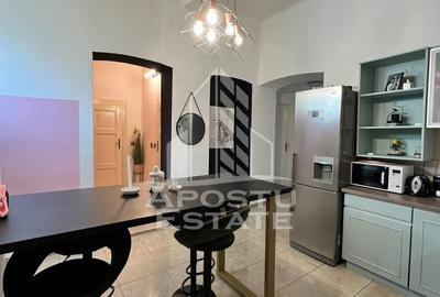 Apartament cu 2 camere semidecomandat, mobilat în Central