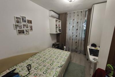 Apartament cu 3 camere semidecomandat în Sălaj