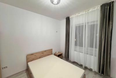 Garsonieră decomandată în Roșu