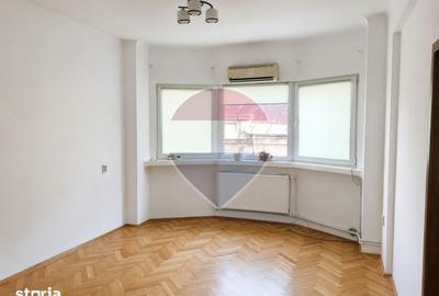 Apartament cu 2 camere decomandat în Dorobanți