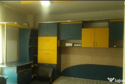 Apartament cu 3 camere decomandat în George Enescu