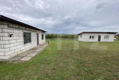 Casă cu 3 camere cu Teren 1500 Mp în Dumitra