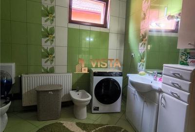 Casă cu 4 camere decomandat cu Teren 2300 Mp în Central - 1