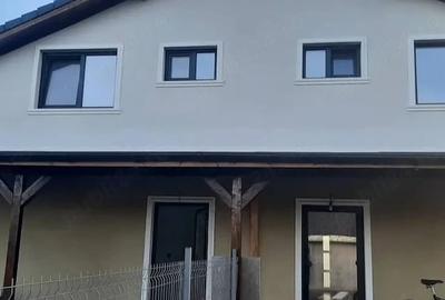 Casă cu Teren 300 Mp în Central - 2