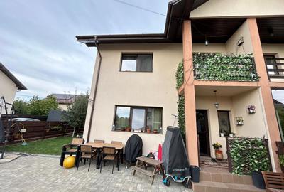 Duplex cu 4 camere cu Canalizare în Popas Păcurari