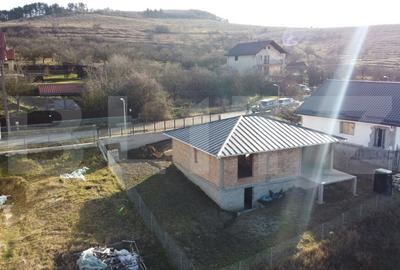 Casă individuală cu 4 camere cu Canalizare în Suceagu - 2