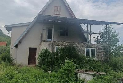 Casă cu Teren 1300 Mp în Tărcaia - 4