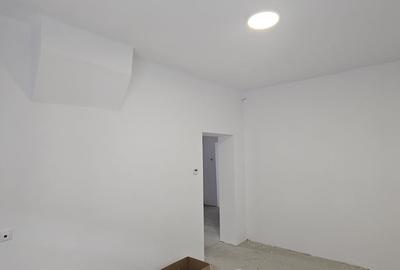 Spațiu comercial, de 79 mp, în Central - 14