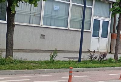 Apartament cu 3 camere decomandat în Central - 1
