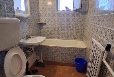 Apartament cu 2 camere decomandat în Berceni