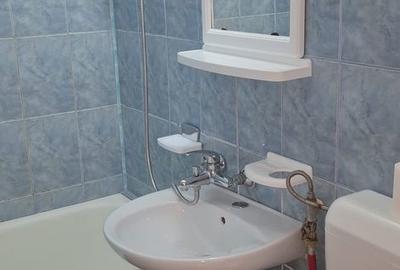Apartament cu 2 camere semidecomandat în Florilor
