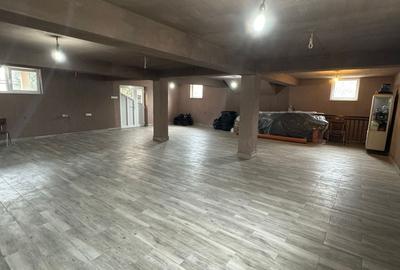 Casă cu 5 camere cu Teren 710 Mp în Central