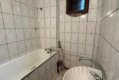 Casă cu 7 camere cu Canalizare în Ultracentral - 20