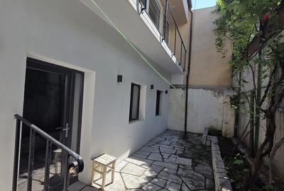 Apartament cu 2 camere decomandat în Casa de Cultură