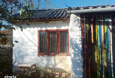 Casă cu 2 camere cu Teren 2742 Mp în Căldăraru - 2
