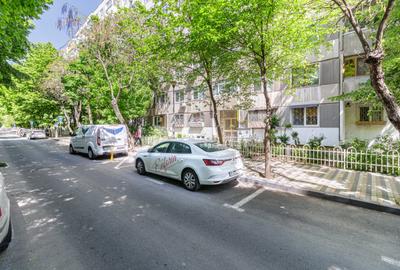 Apartament cu 3 camere decomandat, mobilat în Rahova