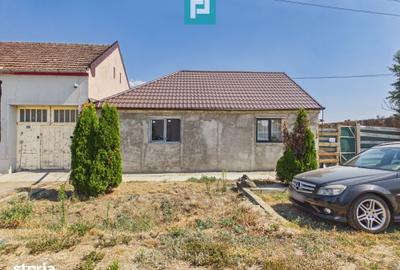 Casă cu 5 camere cu Teren 2134 Mp în Central