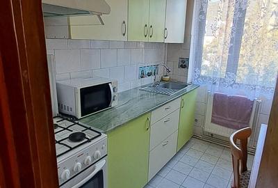 Apartament cu 2 camere semidecomandat în Săsar