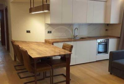 Apartament cu 3 camere decomandat în Florești