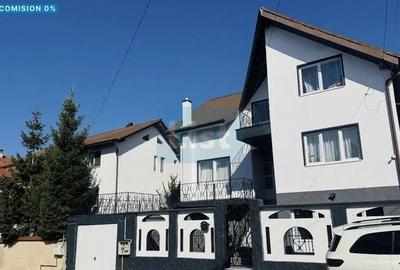 Casă cu 5 camere cu Canalizare în Central - 1
